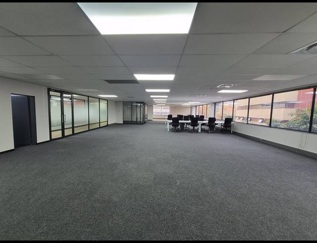 451M² OFFICE TO LET IN SANDTON CENTRAL